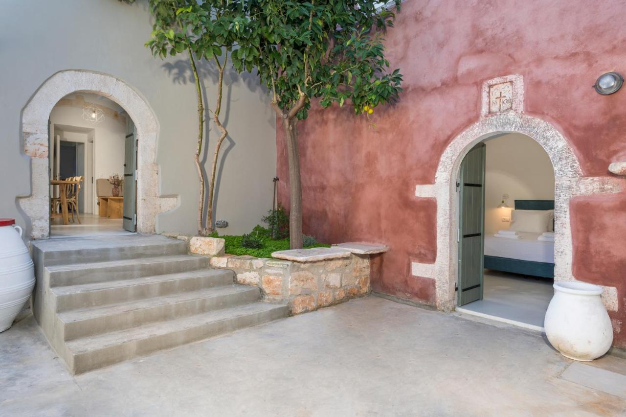 Tholos Cottage Sternai Luaran gambar