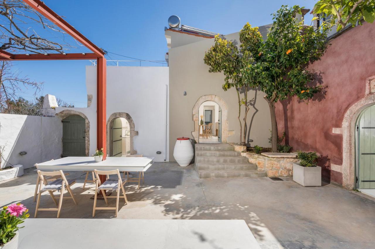 Tholos Cottage Sternai Luaran gambar